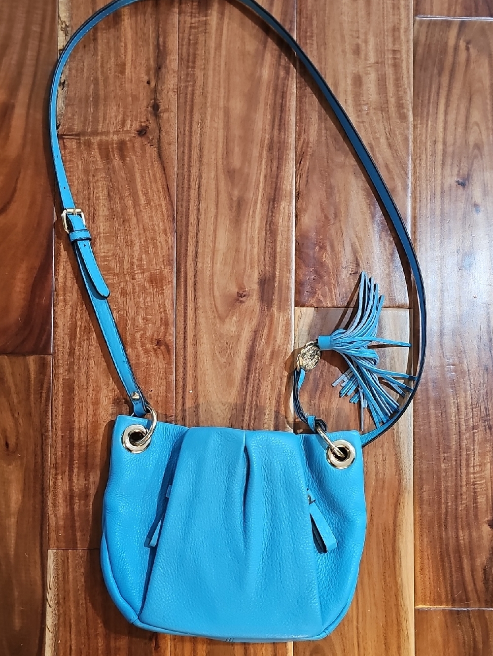 Vince Camuto Turquoise Leather Crossbody with Tassel. Perfect Summer Purse!